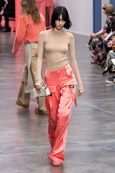 Look 54